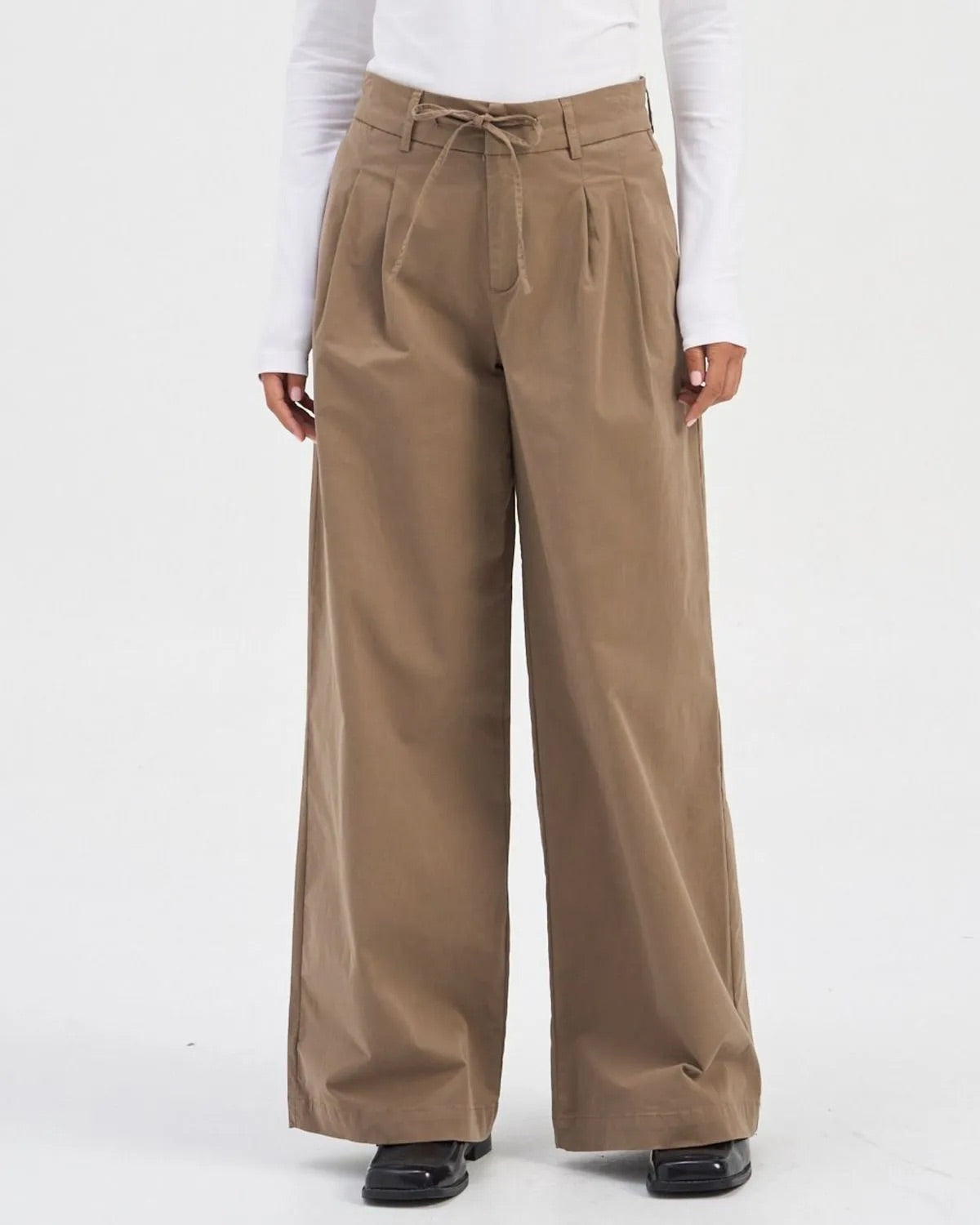 Liana High Waisted Pants - Walnut