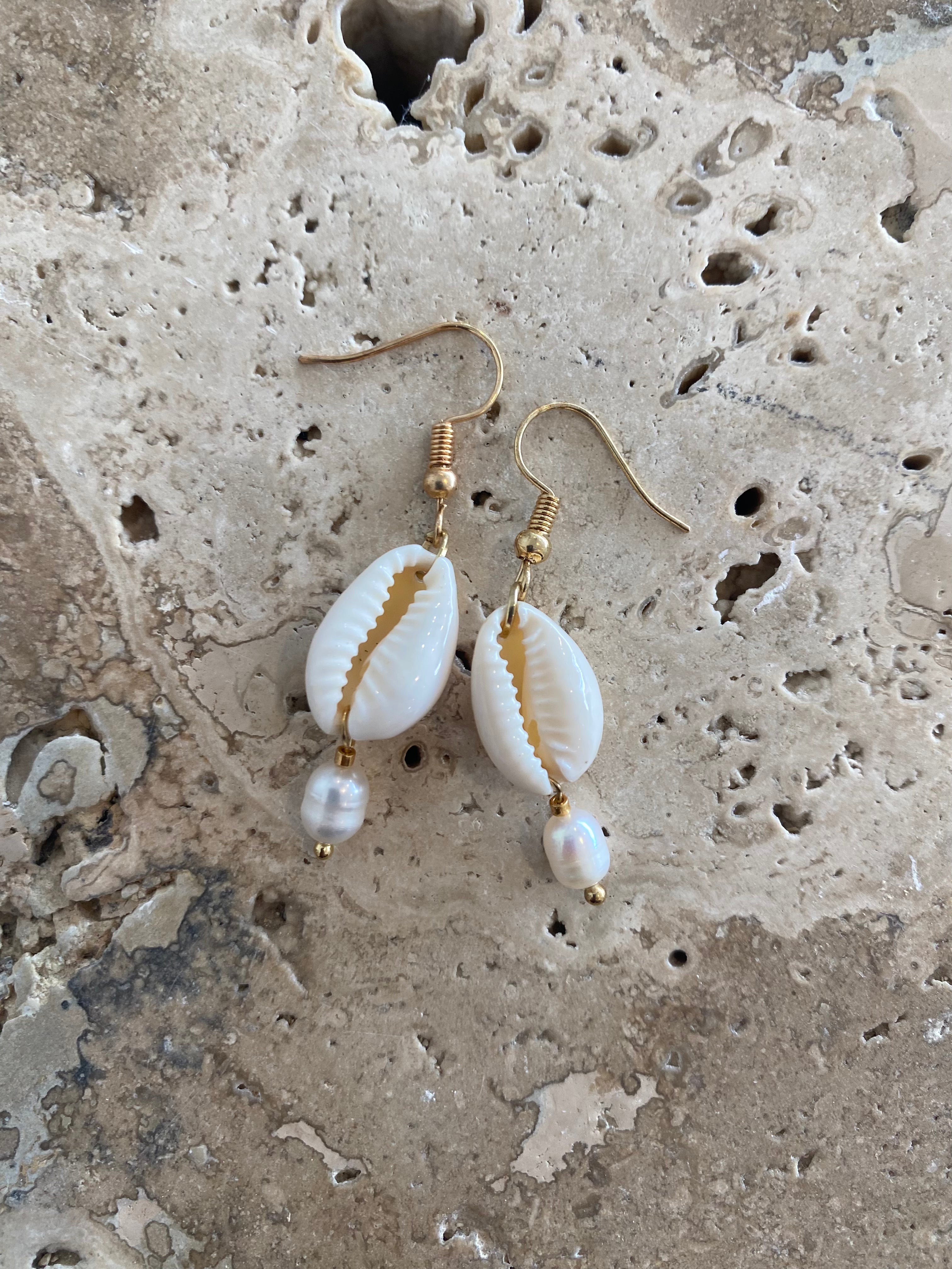 Shell and pearl online earrings